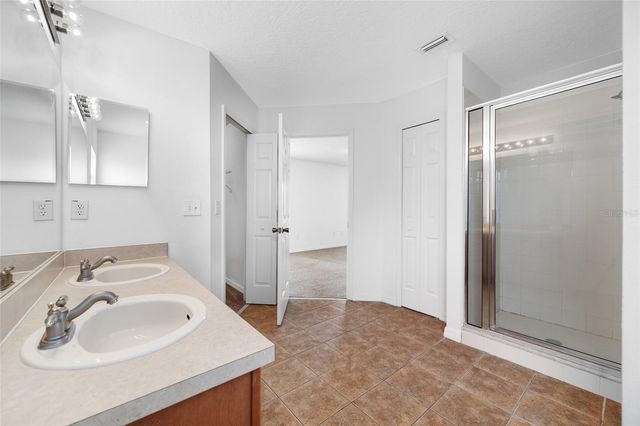 2227 ROANOKE SPRINGS DRIVE, Ruskin, FL 33570