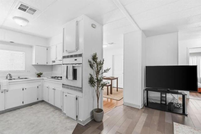 2003 Bayview Heights 181, San Diego, CA 92105