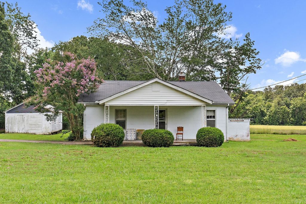 921 Yellow Creek Rd, Dickson, TN 37055