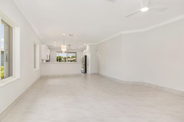 9119 Bay Point Circle, West Palm Beach, FL 33411