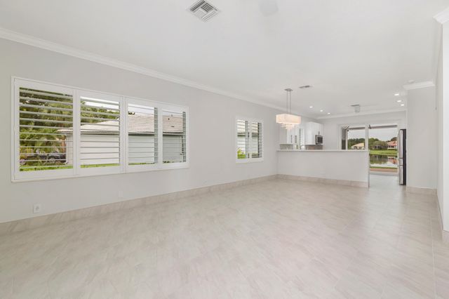 9119 Bay Point Circle, West Palm Beach, FL 33411