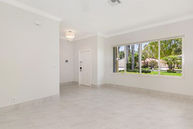 9119 Bay Point Circle, West Palm Beach, FL 33411