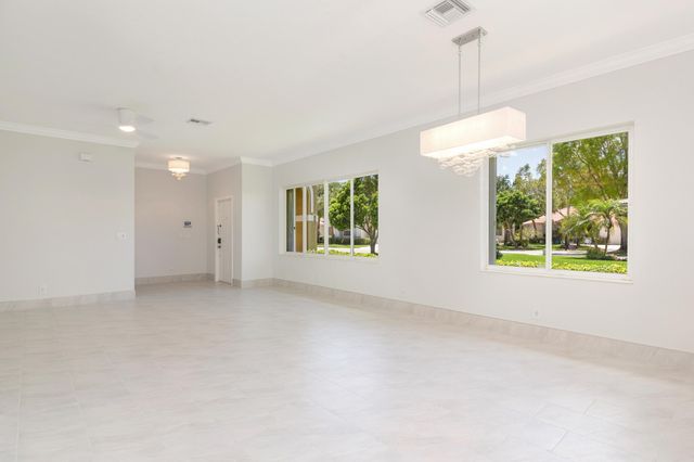 9119 Bay Point Circle, West Palm Beach, FL 33411