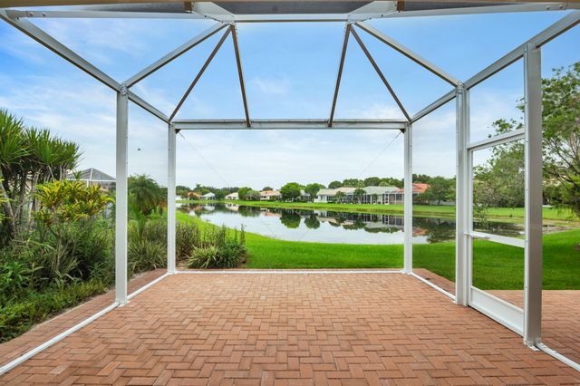 9119 Bay Point Circle, West Palm Beach, FL 33411