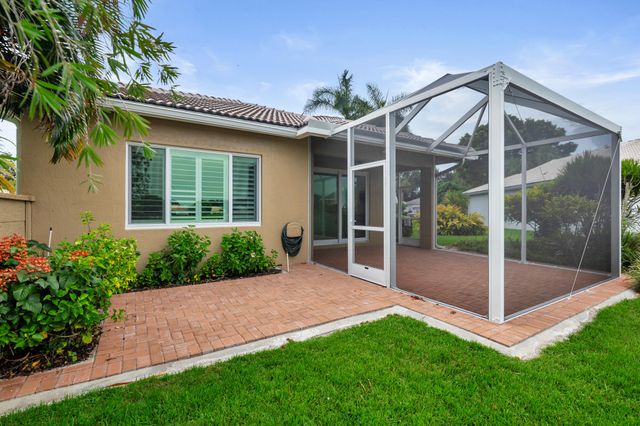 9119 Bay Point Circle, West Palm Beach, FL 33411
