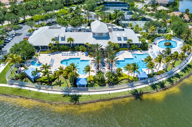 9119 Bay Point Circle, West Palm Beach, FL 33411