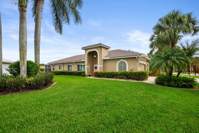 9119 Bay Point Circle, West Palm Beach, FL 33411