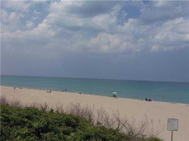 9119 Bay Point Circle, West Palm Beach, FL 33411