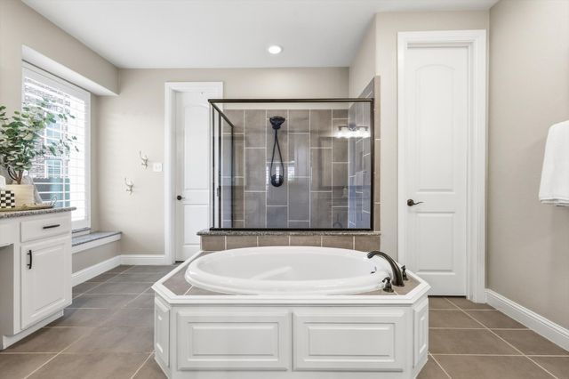 4001 Silk Vine Court, Roanoke, TX 76262