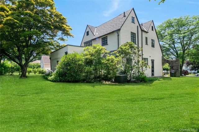 22 Alden Avenue, Yonkers, NY 10710