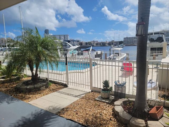 2100 N Diana Dr 107, Hallandale Beach, FL 33009