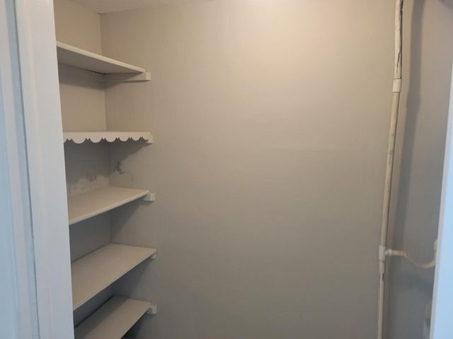 2100 N Diana Dr 107, Hallandale Beach, FL 33009