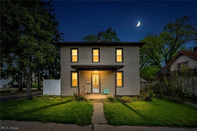 22 Main Street S, Navarre, OH 44662
