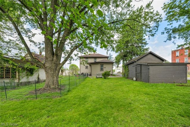 22 Main Street S, Navarre, OH 44662