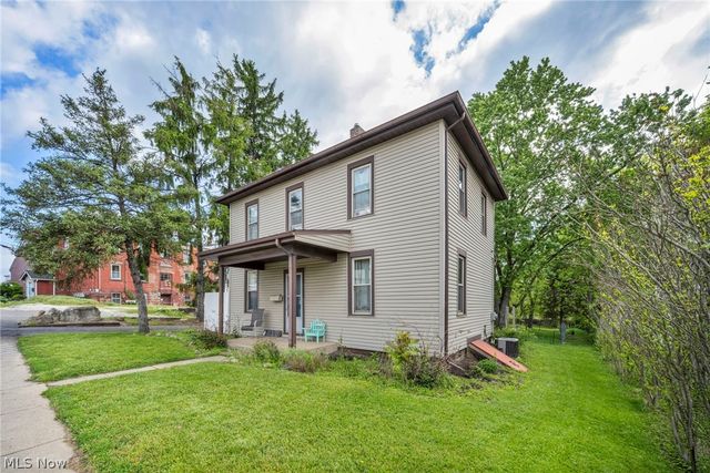 22 Main Street S, Navarre, OH 44662