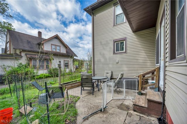 22 Main Street S, Navarre, OH 44662