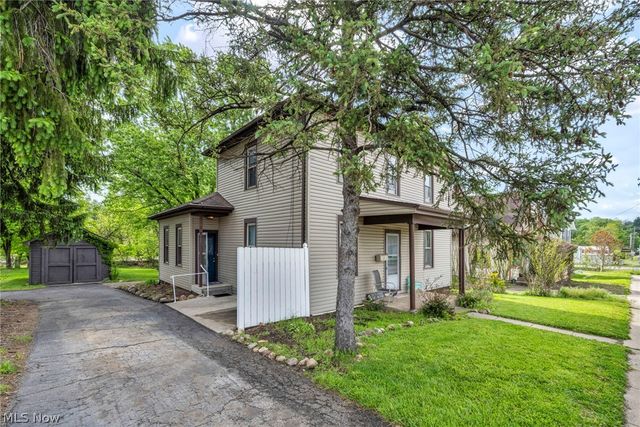 22 Main Street S, Navarre, OH 44662