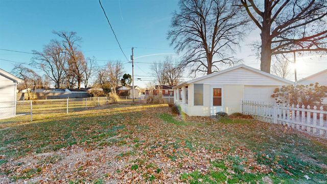 2315 E Illinois Street, Evansville, IN 47711