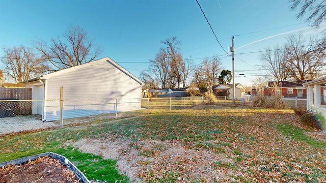 2315 E Illinois Street, Evansville, IN 47711