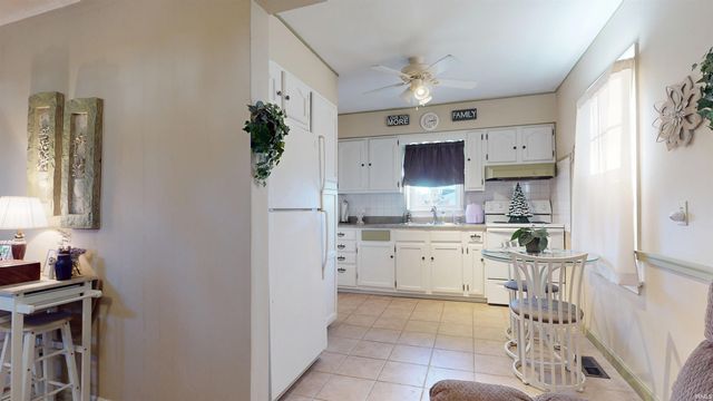 2315 E Illinois Street, Evansville, IN 47711