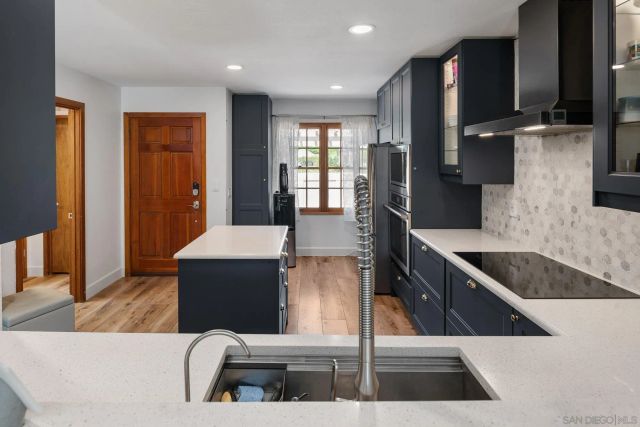 8647 Circle R Valley Ln, Escondido, CA 92026