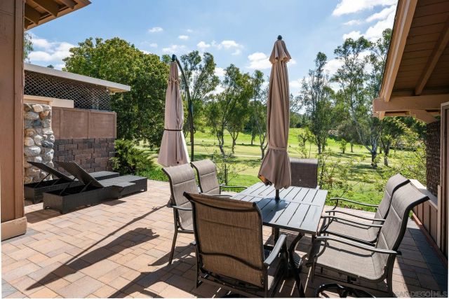 8647 Circle R Valley Ln, Escondido, CA 92026