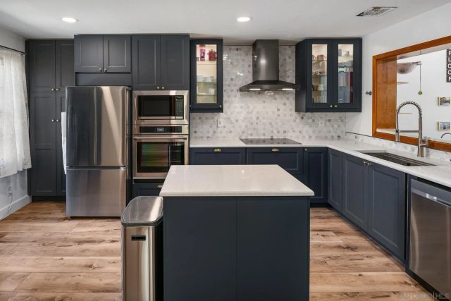 8647 Circle R Valley Ln, Escondido, CA 92026