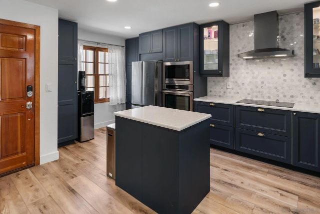 8647 Circle R Valley Ln, Escondido, CA 92026