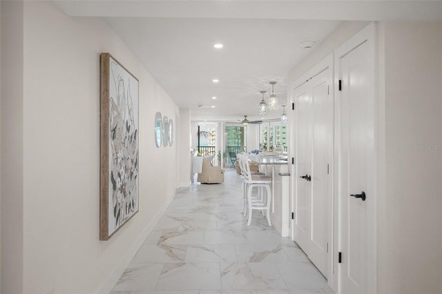 5880 MIDNIGHT PASS ROAD 511, Sarasota, FL 34242