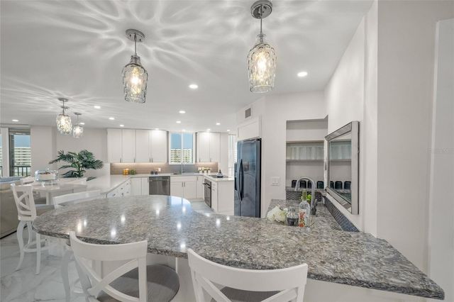 5880 MIDNIGHT PASS ROAD 511, Sarasota, FL 34242