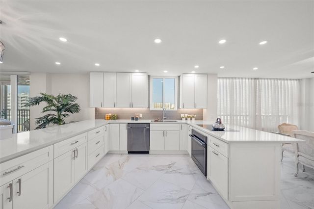 5880 MIDNIGHT PASS ROAD 511, Sarasota, FL 34242