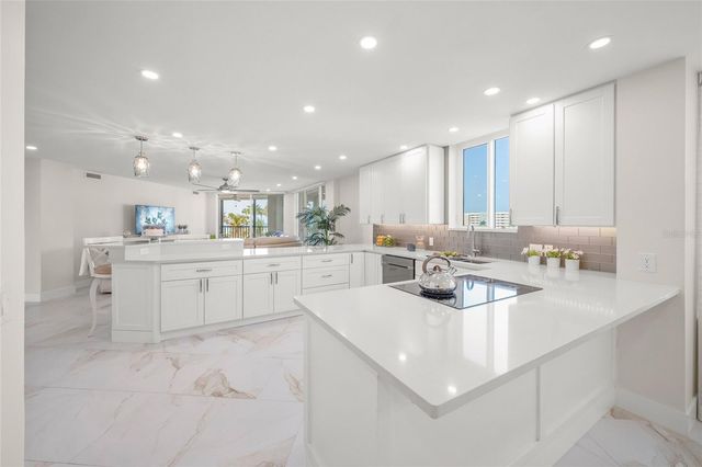 5880 MIDNIGHT PASS ROAD 511, Sarasota, FL 34242