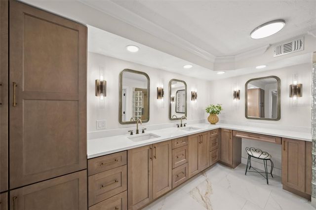 5880 MIDNIGHT PASS ROAD 511, Sarasota, FL 34242