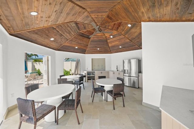 5880 MIDNIGHT PASS ROAD 511, Sarasota, FL 34242