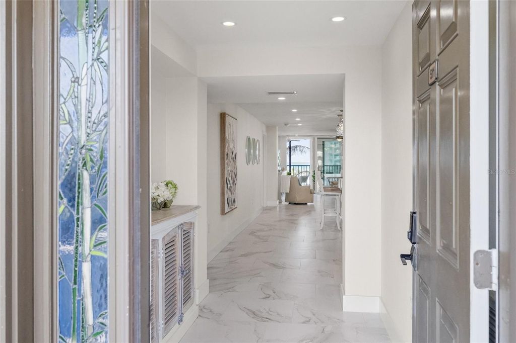 Image 14 of property listing at 5880 MIDNIGHT PASS ROAD 511, Sarasota, FL 34242