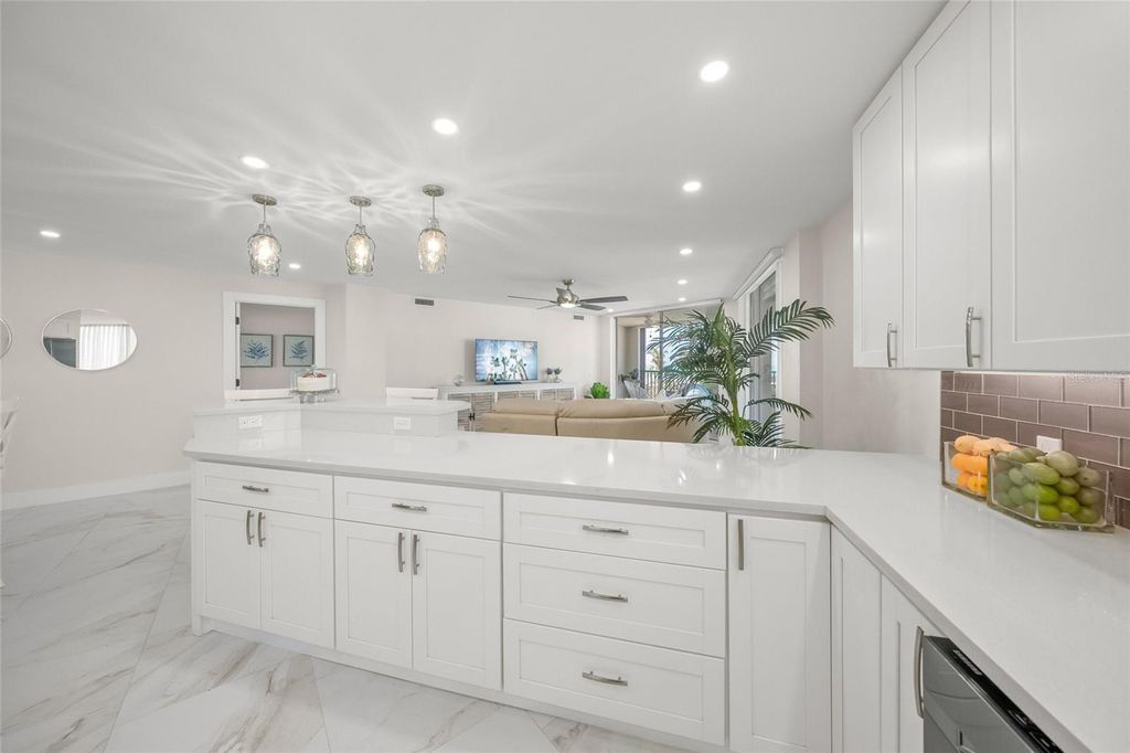 Image 27 of property listing at 5880 MIDNIGHT PASS ROAD 511, Sarasota, FL 34242