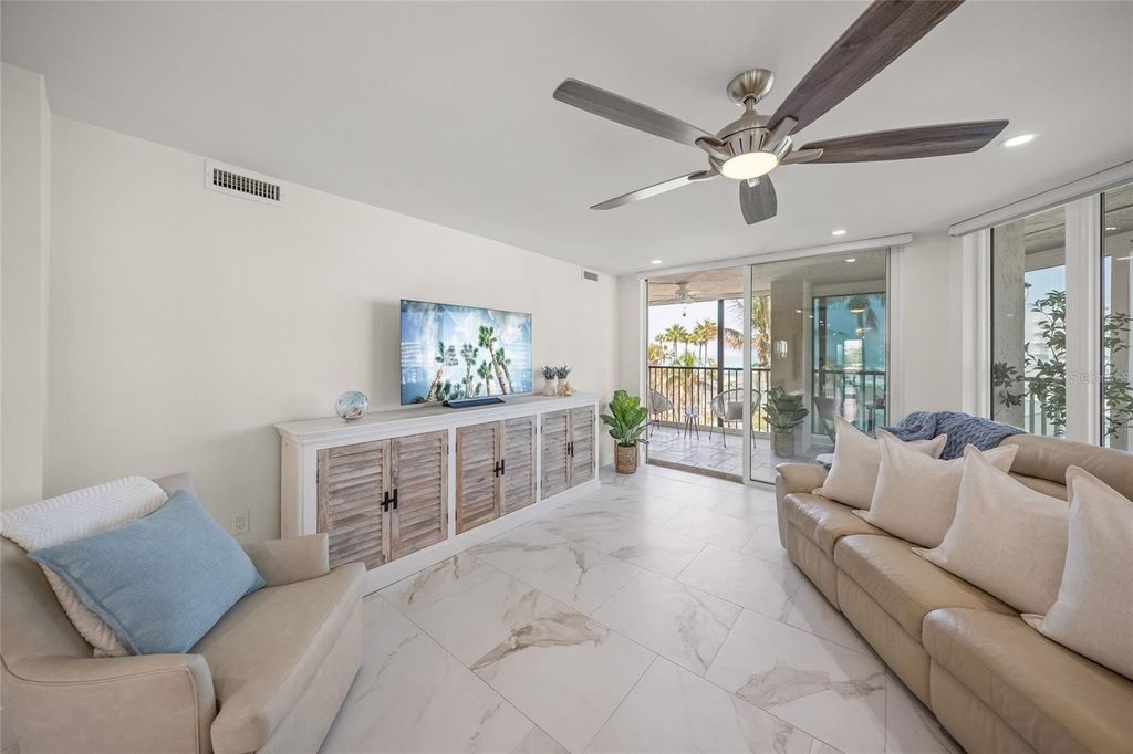 Image 29 of property listing at 5880 MIDNIGHT PASS ROAD 511, Sarasota, FL 34242