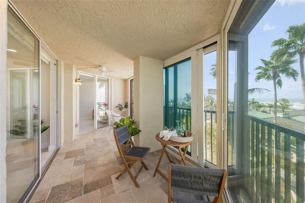 Image 32 of property listing at 5880 MIDNIGHT PASS ROAD 511, Sarasota, FL 34242