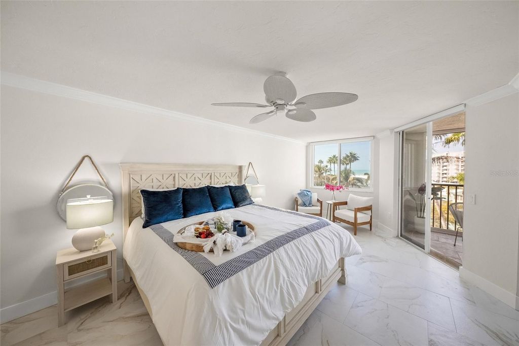 Image 35 of property listing at 5880 MIDNIGHT PASS ROAD 511, Sarasota, FL 34242