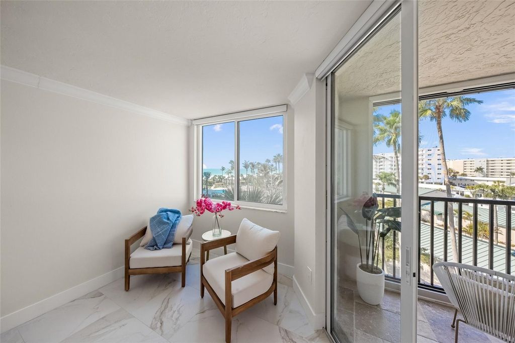 Image 37 of property listing at 5880 MIDNIGHT PASS ROAD 511, Sarasota, FL 34242