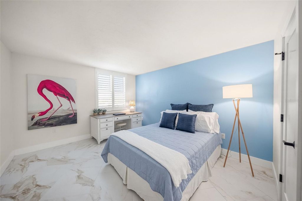 Image 45 of property listing at 5880 MIDNIGHT PASS ROAD 511, Sarasota, FL 34242