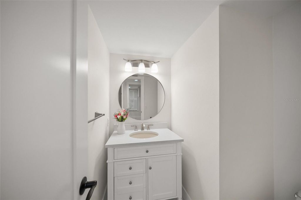 Image 50 of property listing at 5880 MIDNIGHT PASS ROAD 511, Sarasota, FL 34242