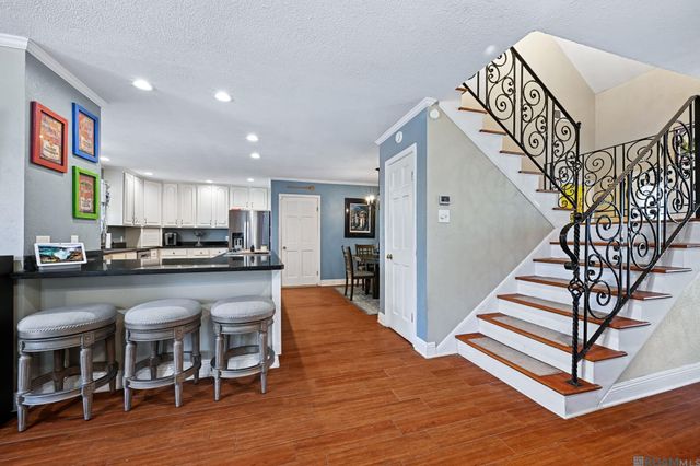 5001 Avron Dr, Metairie, LA 70006