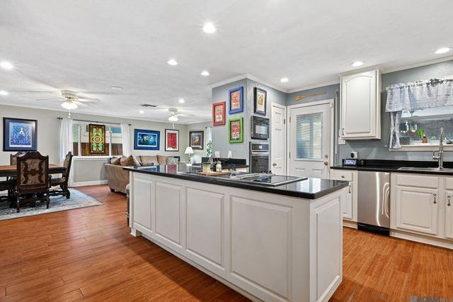 5001 Avron Dr, Metairie, LA 70006