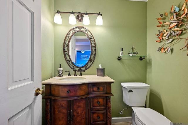 5001 Avron Dr, Metairie, LA 70006