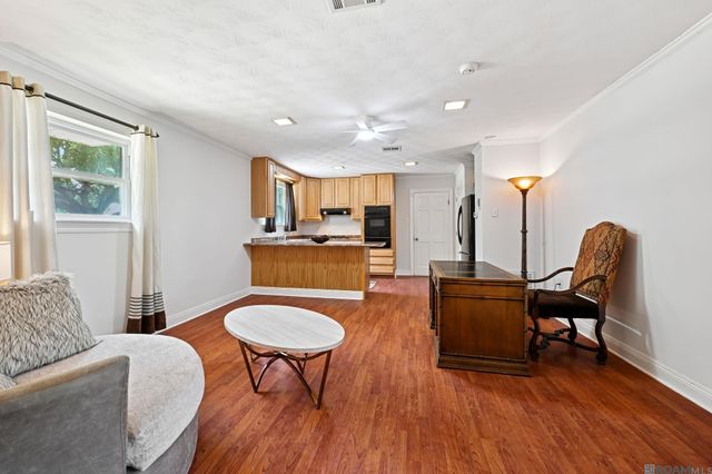 5001 Avron Dr, Metairie, LA 70006