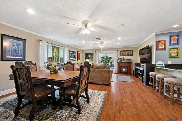 5001 Avron Dr, Metairie, LA 70006