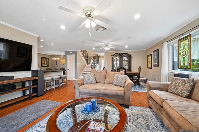 5001 Avron Dr, Metairie, LA 70006