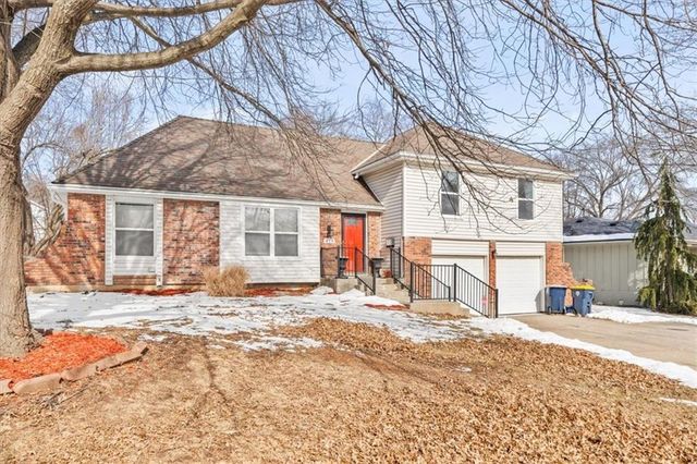 818 W 122nd Terrace, Kansas City, MO 64145