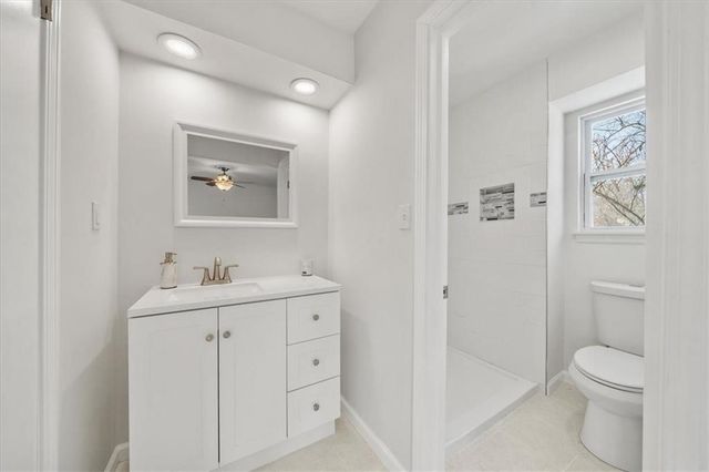 818 W 122nd Terrace, Kansas City, MO 64145